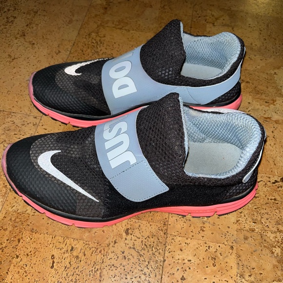 Nike running shoes - Picture 2 of 5